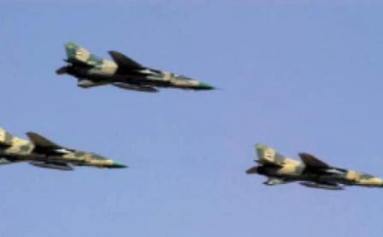Không quân Syria không kích