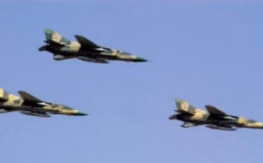 Không quân Syria không kích