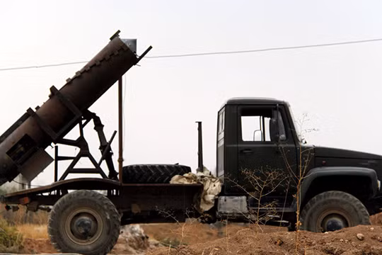 Một tổ hợp pháo phản lực hạng nặng - tương tự như pháo phản lực Elephant - Iran của quân đội Syria