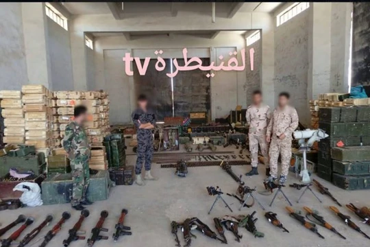Quân đội Syria thu giữ vũ khí phiến quân ở tỉnh Quneitra. Ảnh minh họa Masdar News