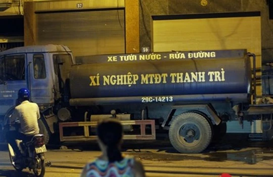 Kể từ lần vỡ đường ống sông Đà lần thứ 13 xảy ra vào ngày 17/8, cho đến nay nhiều khu vực của các quận Thanh Xuân, Hoàng Mai... vẫn bị cắt nước.