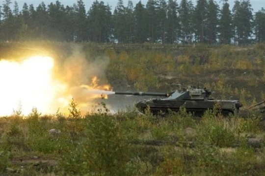 Xe pháo tự hành 2S25 Sprut-SD khai hỏa