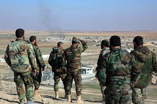 Sỹ quan, binh sĩ quân đội Syria trên chiến trường Hama