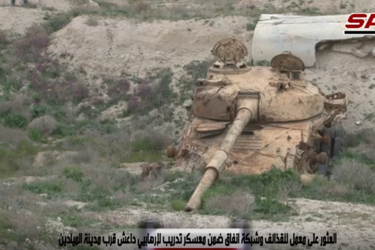 Khu vực căn cứ bí mật của khủng bố ở Al-Mayadin, tỉnh Deir Ezzor.