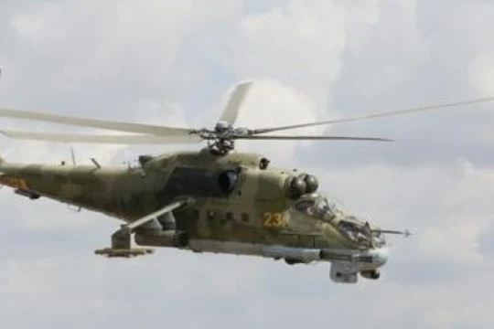 Video trực thăng Mi-24 quân đội Syria ném bom chiến binh IS