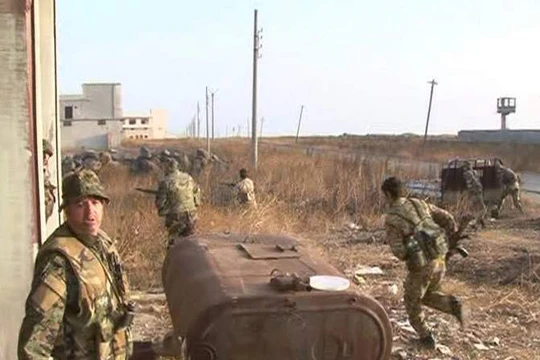 Binh sĩ Syria cơ động trên chiến trường