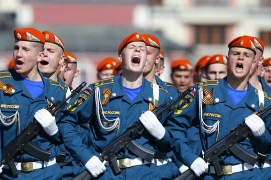 Nga "so găng" vũ khí khủng với NATO
