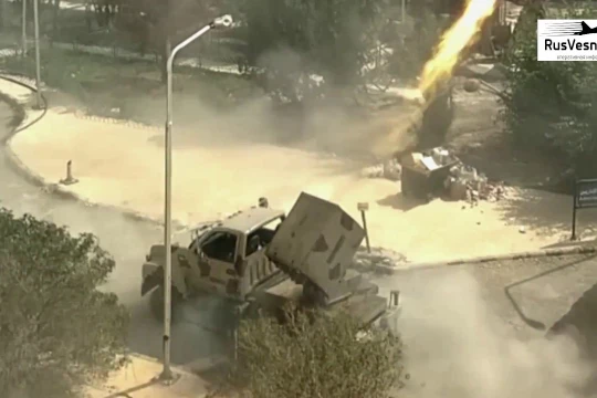 Lực lượng sư đoàn cơ giới số 4 sử dụng Golan hủy diệt khủng bố ở ngoại ô Damascus. Ảnh minh họa video Rusvesna