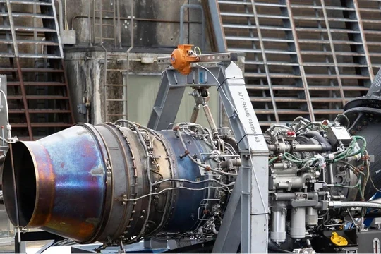 Lần đầu tiên Rolls-Royce và easyJet thử nghiệm thành công động cơ máy bay chạy bằng hydro. nh Engineering Interesting.