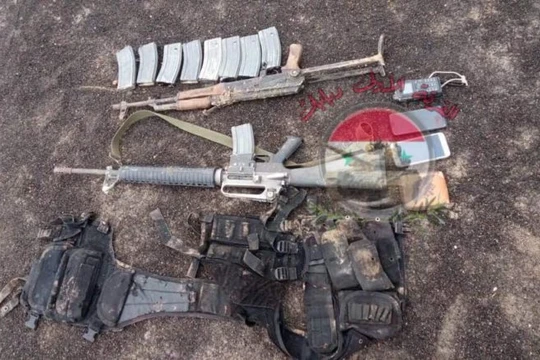 Vũ khí trang bị của nhóm IS bị tiêu diệt trên chiến trường sa mạc Damascus. Ảnh South Front