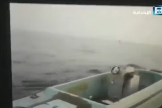 Xuồng đánh bom không người lái của hải quân Yemen - WBIED thuộc phong trào Houthi. Ảnh minh họa video truyền thông hải quân Yemen.