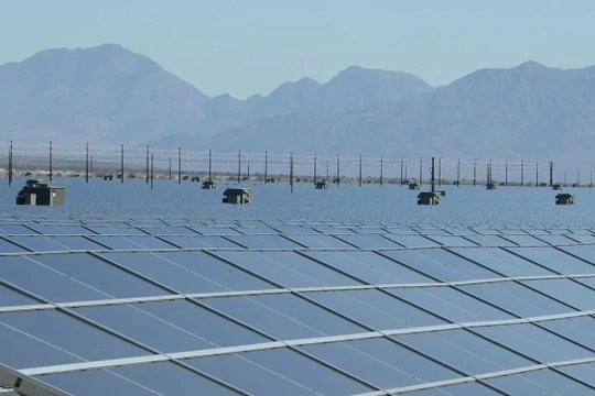 Trang trại điện mặt trời ở Mỹ. Ảnh Electrek