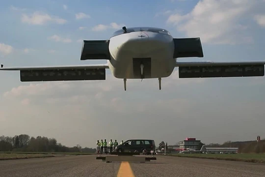 Máy bay cất cánh thẳng đứng Lilium Jet 