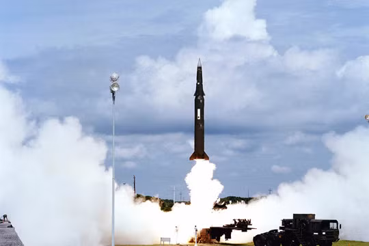 Phóng tên lửa đạn đạo MGM-31 Pershing II. Ảnh minh họa Rusvesna