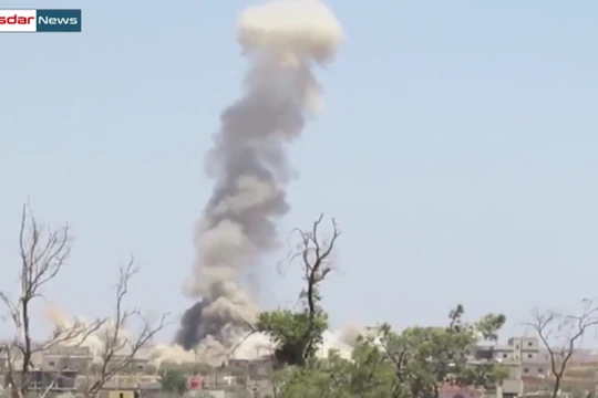 Không quân Syria không kích ác liệt thị trấn Bosra al-Sham