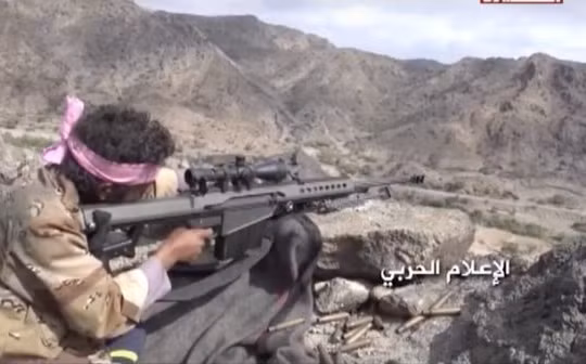 Chiến binh xạ thủ bắn tỉa Houthi săn đuổi binh sĩ Ả rập Xê-út và lực lượng Yemen ủng hộ tổng thống Hadi. Ảnh: South Front.