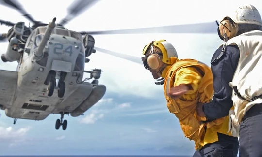 Tướng Trung Quốc “cả vú lấp miệng em“: Biển Đông thuộc về Bắc Kinh