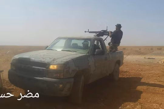 Binh sĩ Lá chắn Qalamoun tấn công hỏa lực trên vùng bán sa mạc tỉnh Hama - ảnh Masdar News