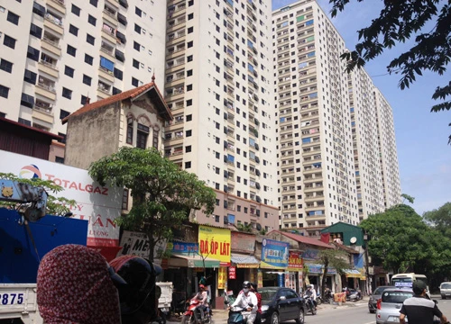 Khu chung cư Đại Thanh xây dựng với mật độ quá dày, ngay mặt đường chính.