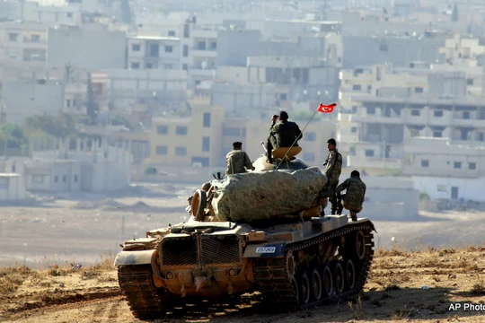 Xe tăng quân đội Thổ Nhĩ Kỳ trên chiến trường Aleppo - Syria