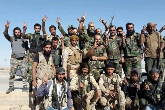 Binh sĩ quân đội Syria trên chiến trường Deir ez Zor