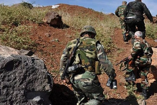 Binh sĩ quân đội Syria trên chiến trường thành phố Daraa