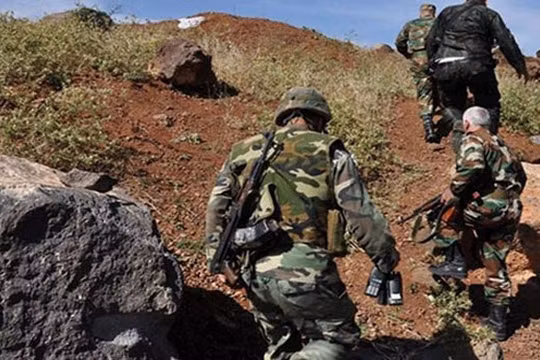 Binh sĩ quân đội Syria trên chiến trường thành phố Daraa