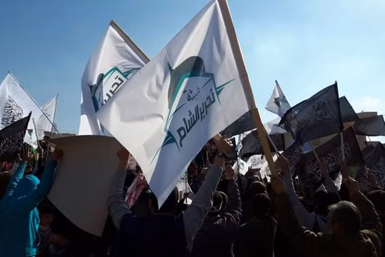 Lực lượng Al-Qaeda Syria Hay'at Tahrir Al-Sham (HTS)