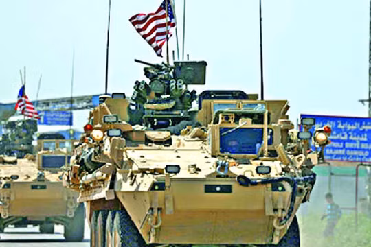 Xe thiết giáp của quân đội Mỹ trong địa phận tỉnh Qamishli