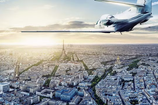 Pháp sẽ hạn chế máy bay tư nhân. Ảnh Euronews. Green