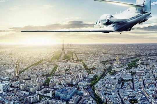 Pháp sẽ hạn chế máy bay tư nhân. Ảnh Euronews. Green