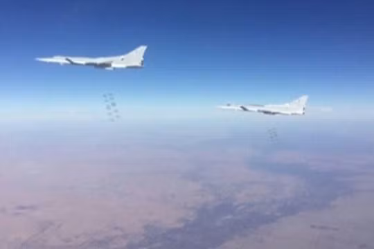 Máy bay ném bom chiến lược tầm xa Tu-22M3 không kích trên chiến trường Deir Ezzor