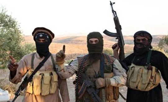 Hàng nghìn tay súng IS, Al-Nusra di tản khỏi ngoại vi Damascus