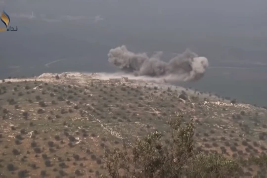 Lực lượng Hồi giáo cực đoan pháo kích vào chiến tuyến quân đội Syria ở Idlib. Ảnh minh họa: South Front.