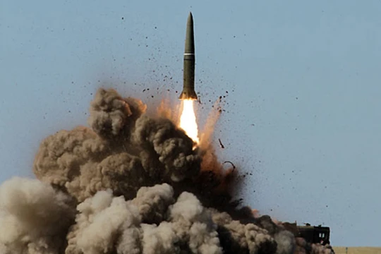 Hung thần Iskander có thể “san phẳng” đảo nhân tạo phi pháp