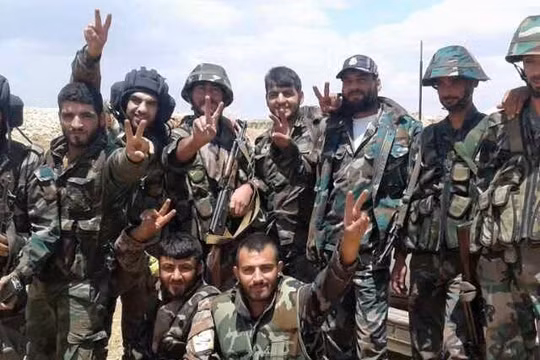 Quân đội Syria tái chiếm lại đồi Tal Sawanah, gần mỏ khí al-Sha'ar