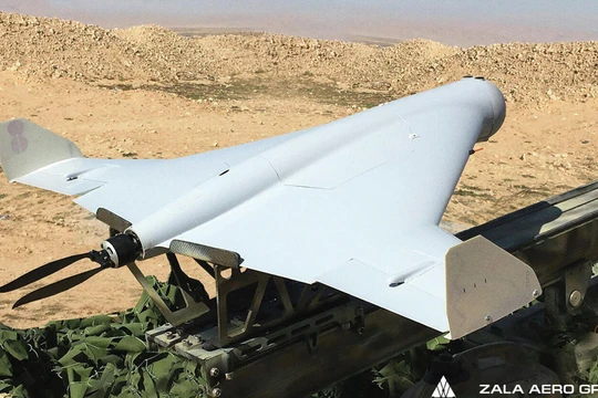 Lính dù Nga sử dụng UAV Kub tấn công chiến tuyến quân Ukraine. Ảnh RG