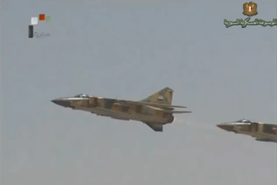 Không quân Syria hủy diệt một đoàn xe của lực lượng Hồi giáo cực đoan ở Idlib-Aleppo