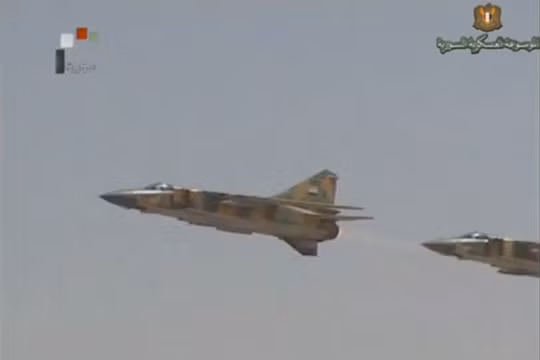 Không quân Syria hủy diệt một đoàn xe của lực lượng Hồi giáo cực đoan ở Idlib-Aleppo