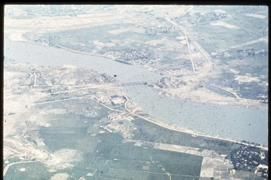 Toàn cảnh cầu Hàm Rồng trong không ảnh của Không quân Mỹ