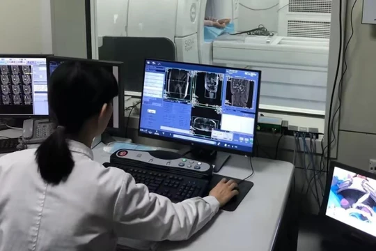 Dịch vụ chuẩn đoán bệnh sử dụng AI và Đám mây. Ảnh Nikkei Asia.