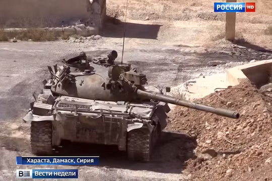 Xe tăng và bộ binh Syria dội lửa lên từng thước đất Damascus