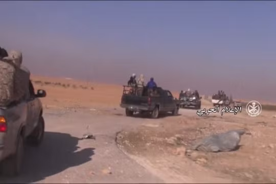 Lực lượng Vệ binh Cộng hòa tiến quân trên vùng nông thôn miền đông bắc Hama - ảnh Muraselon