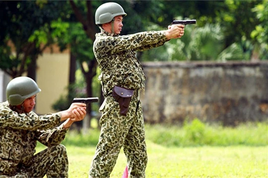 Lính đặc công luyện tập tác chiến chống khủng bố