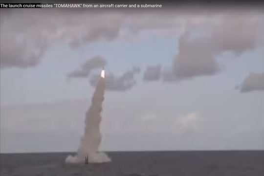 Tàu ngầm phóng tên lửa Tomahawk - ảnh minh họa video