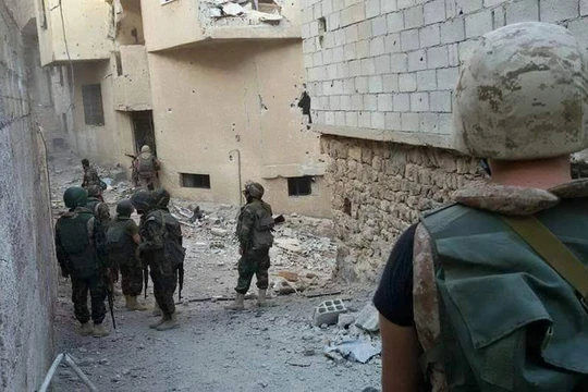 Binh sĩ Syria chiến đấu trên khu vực Tây Nam thành phố Aleppo