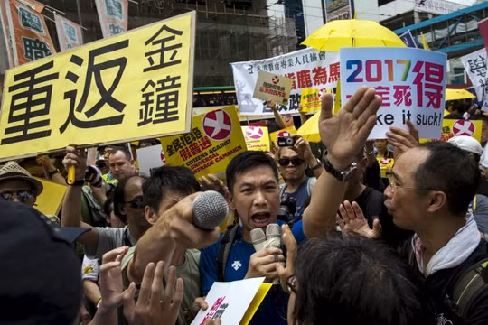 Người Hong Kong biểu tình đòi bầu cử tự do hôm qua - Ảnh: Reuters