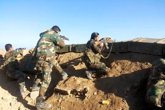 Quân đội Syria chiến đấu trên chiến trường Deir ez Zor