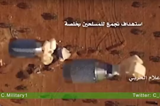 Máy bay không người lái thánh chiến Palestine đánh bom xe tăng, thiết giáp Israel. Ảnh 