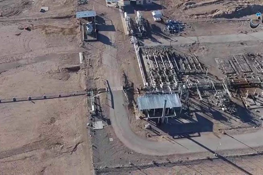 Khu mỏ khí gas Al-Mahr nhìn từ trên cao, đang bị IS chiếm giữ